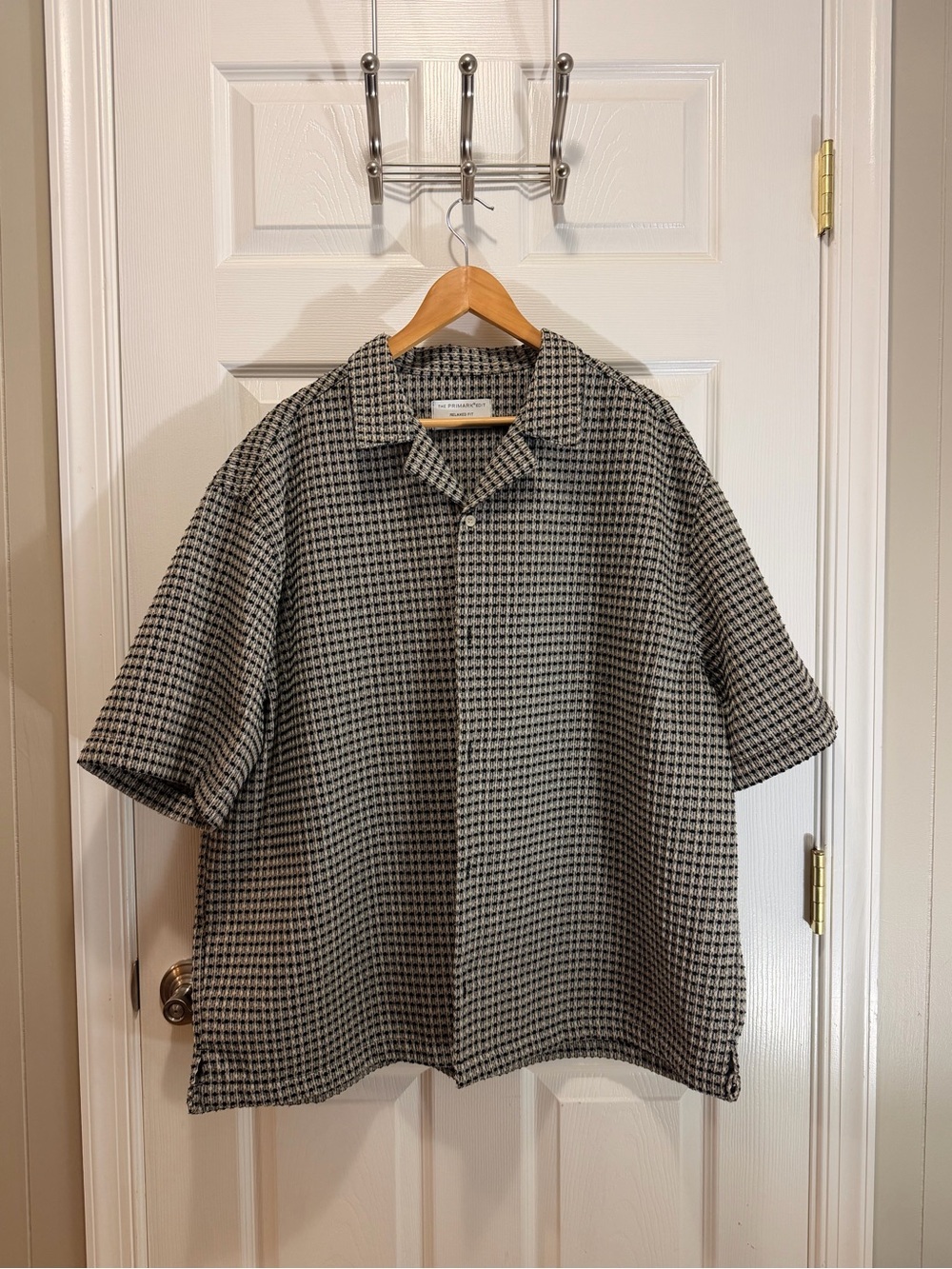 Primark Black and White Houndstooth Short Sleeve Button Down Shirt